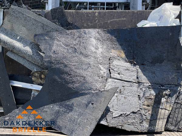 Kosten dakrenovatie: afvoer oud dakmateriaal in Brielle