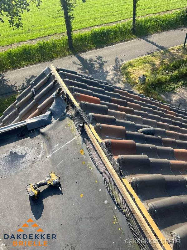 Kosten dakgoot vervangen: werkzaamheden aan dakrand in Brielle